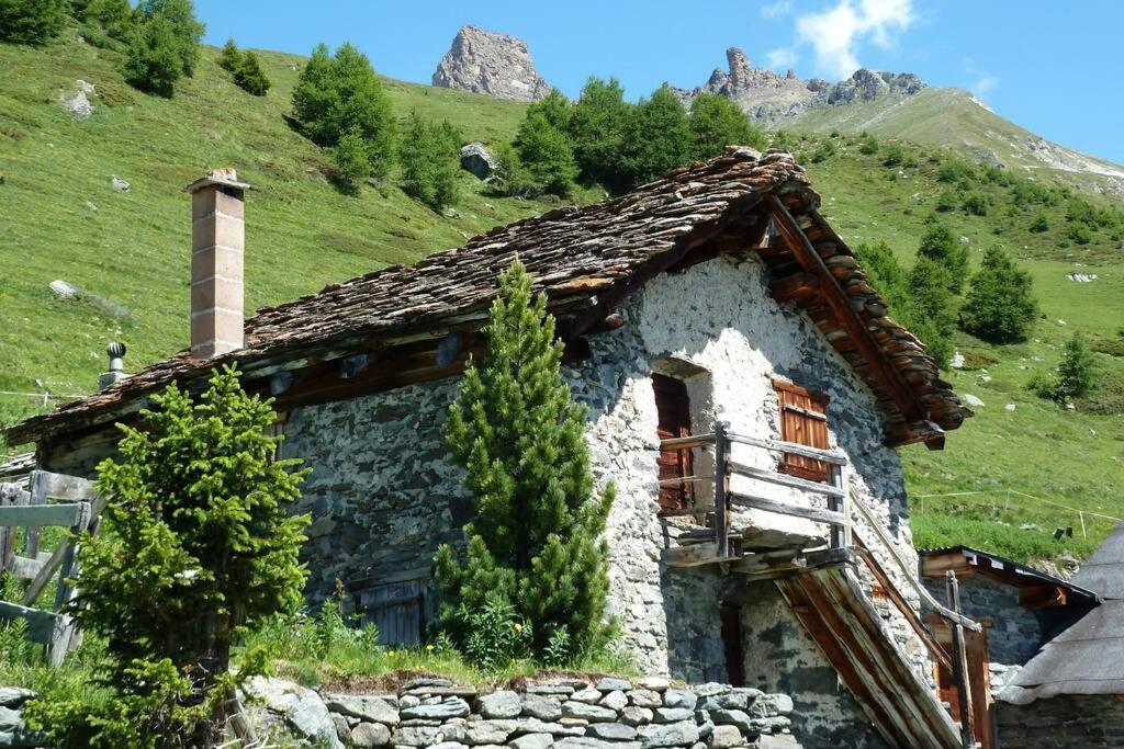 Appartement "Le Ver Luisant" A Saint-Martin, Val D'Herens, Valais Exterior photo